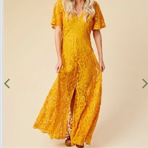 Beautiful mustard formal dress size medium!